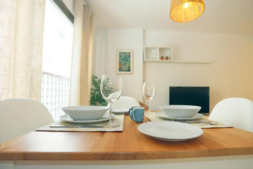Casa Fenicia - Cosy Apartment With Free Private Parking Málaga Buitenkant foto